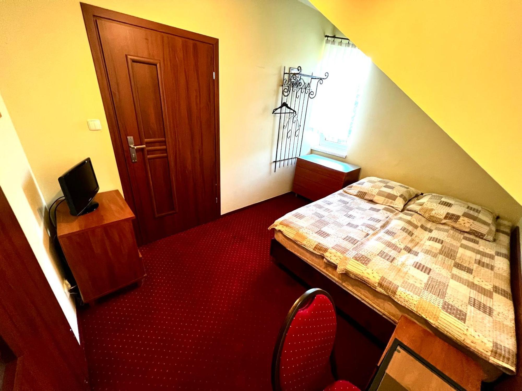 Zajazd Skorpion B&B Oświęcim Exterior foto