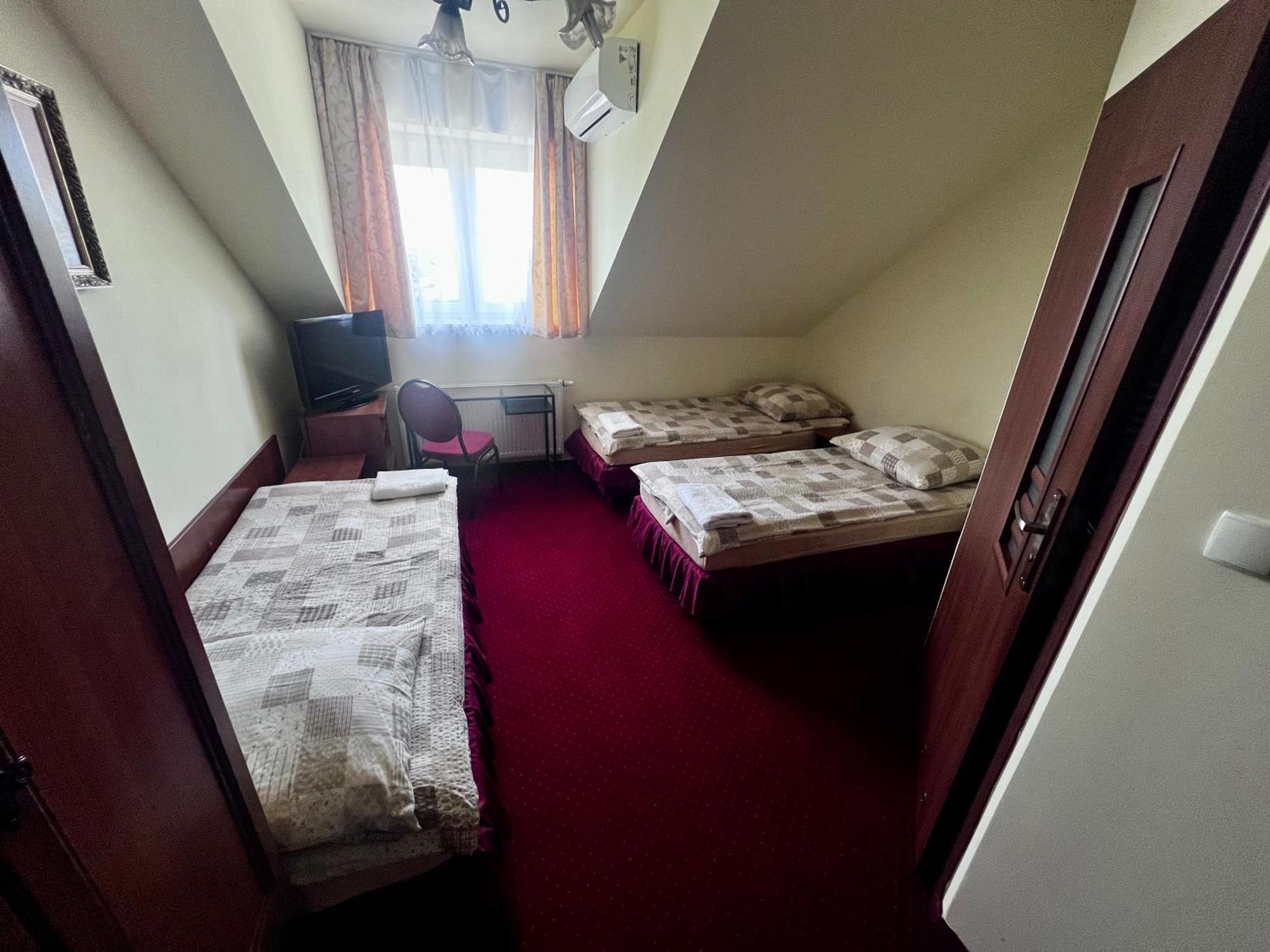 Zajazd Skorpion B&B Oświęcim Exterior foto